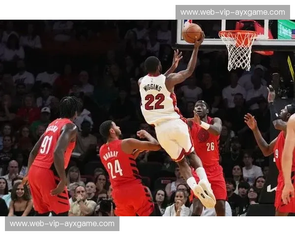 巅峰对决！湖人vs热火最新比分揭晓：是紫金军团的荣耀延续，还是迈阿密硬汉的绝地反击？